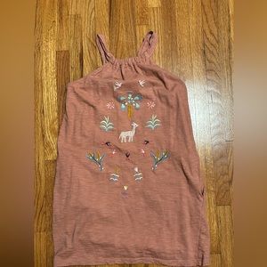 Cute dress embroidered details.